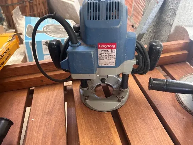 Tupia de Coluna Grande Dongcheng DMR12 (1600W)