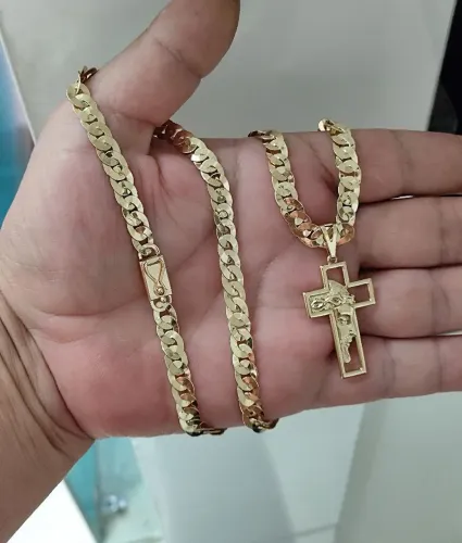 Cordão e Pingente Banhado á Ouro 18K