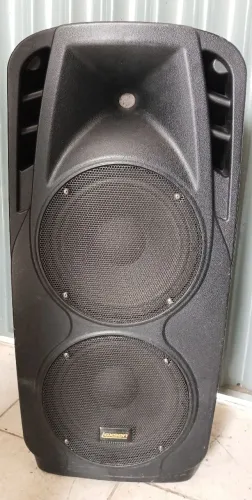 Caixa ativa lexem 300 watts.