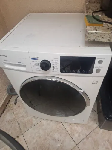 Lava e seca Panasonic