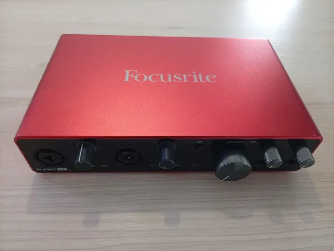 Interface Focusrite Scarlett 8i6 3rd Gen | Impecável - Linha de Estúdio Mundial