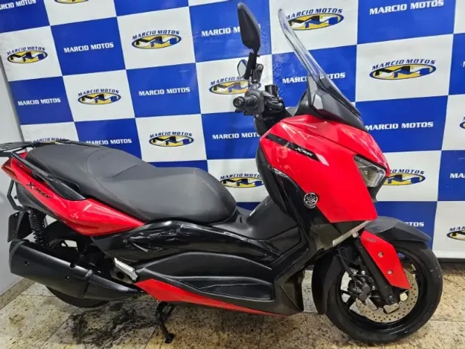 Yamaha XMax 24/24 250 ABS Vermelha
