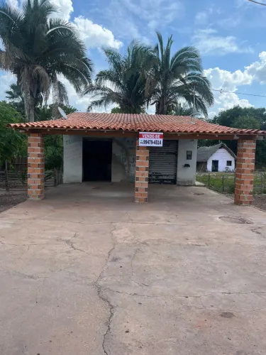 Vende se terreno, com ponto comercial e boa localização.