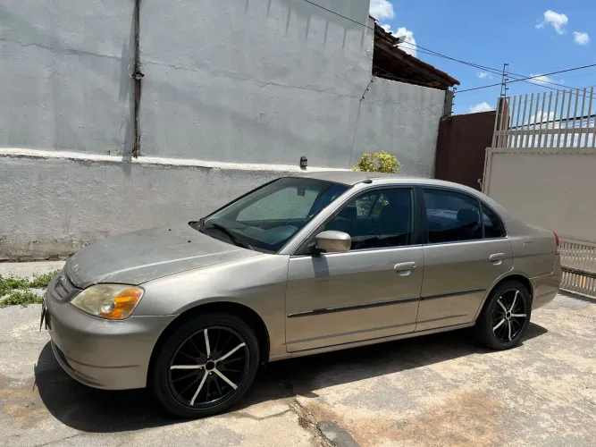 Honda Civic Sedan LX 1.7 16V 115cv Mec. 4P 2002