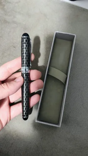 Caneta Tinteira Metálica Luxo Preta Quadriculada com Estojo