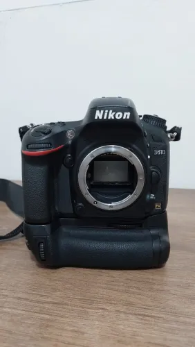Nikon D610 Full-Frame + Grip + 2 Baterias | Aproximadamente 70 mil cliques