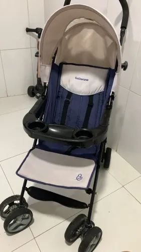 Vendo carrinho de bebê Galzerano estilo guarda chuva semi-novo