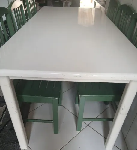 Mesa de 2 metros madeira de boa qualidade