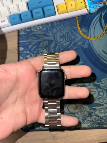 Apple watch series 5 44mm + 3 pulseiras