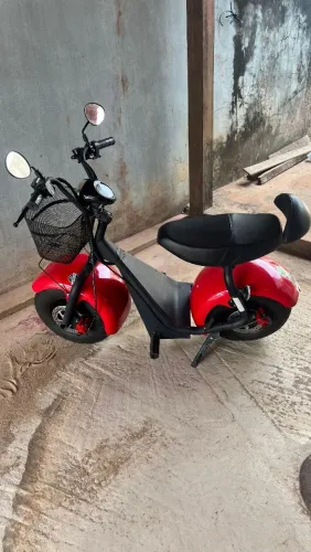 Moto eletrica marca TUI