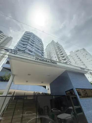 Apartamento a venda no Itaigara Park cpm 3 quartos varanda e dependencia