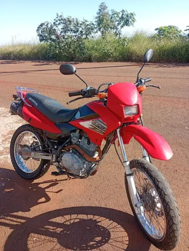 Vendo uma Bros 150 em bom estado de conservação