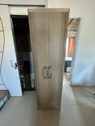 Vende-se Sapateira 