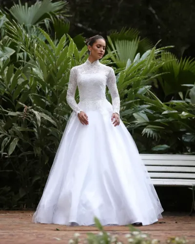 Vestido de Noiva Princesa Branco Top com Renda Mangas 3/4 e Saia de Tule Lisa