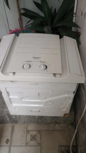 vendo ar condicionado seme novo 1 ano de uso 220 vlt