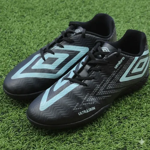 Chuteira Umbro 41