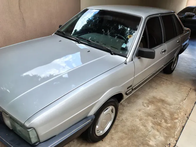 Volkswagen Santana Glsi / GLS 1.8/ 2.0 (álcool) 1987