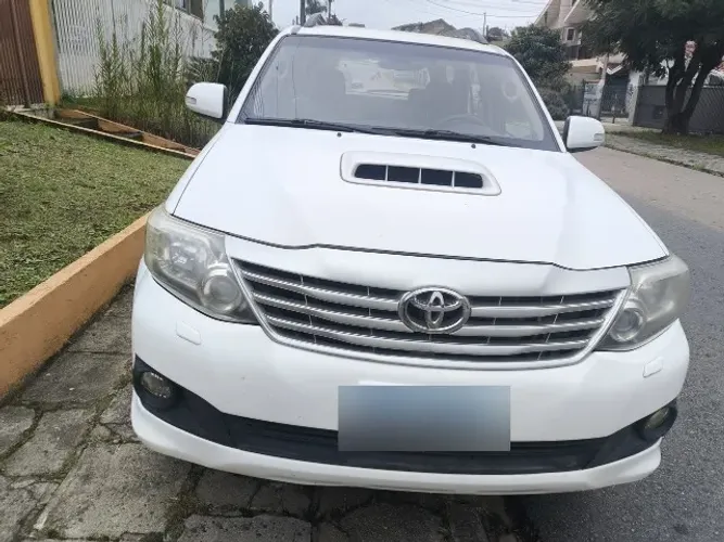 Toyota Hilux SW4 SRV D4-d 4X4 3.0 TDI Dies. AUT 2013