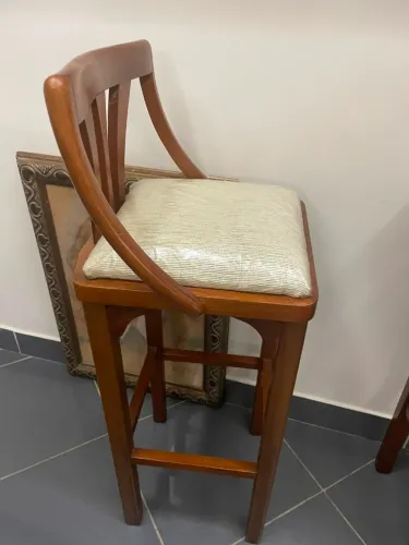 Vendo Banqueta média em madeira Valentina