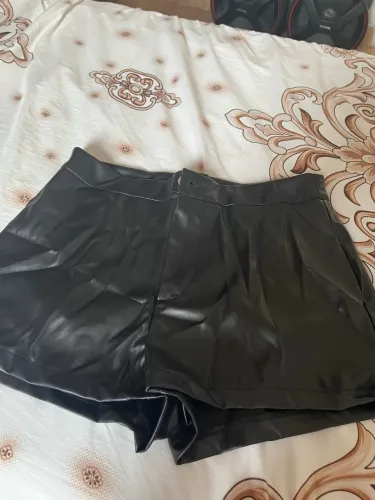 Short de couro sintético 