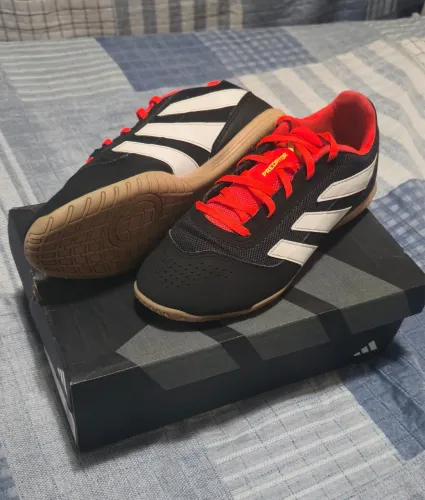 CHUTEIRA ADIDAS PREDATOR FUTSAL.