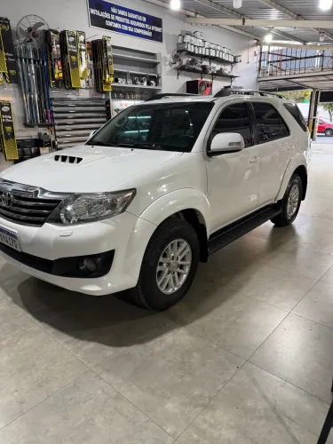 Toyota Hilux SW4 SRV D4-d 4X4 3.0 TDI Dies. AUT 2015