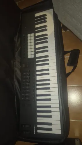 Kit Teclado + Audio Completo - Novation MK4 61 + Behringer UMC202HD + Caixas Oneal Atv Pas