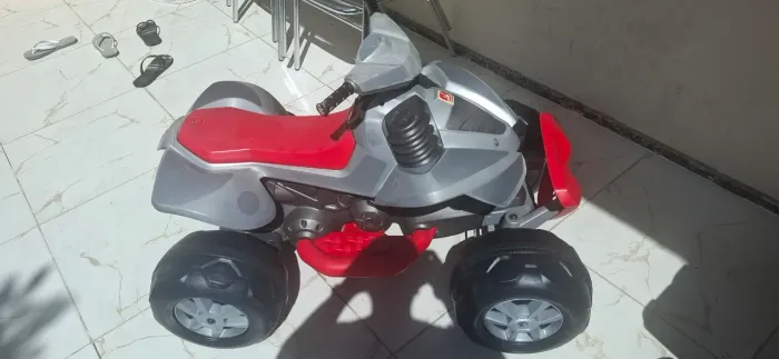 Moto Quadriciclo elétrico 12 volts infantil