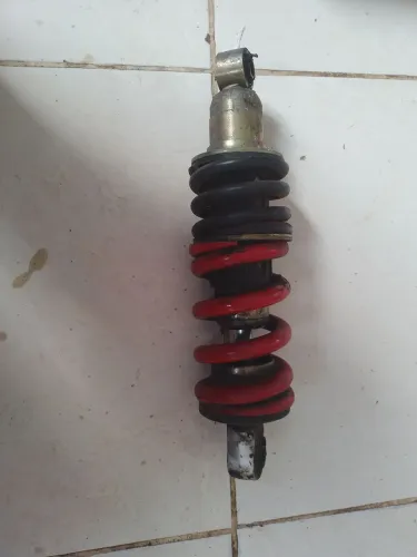 Amortecedor cb Twister marca scud para recondicionar