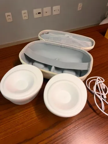 Vendo bomba portátil momcozy - a melhor e mais prática para tirar leite