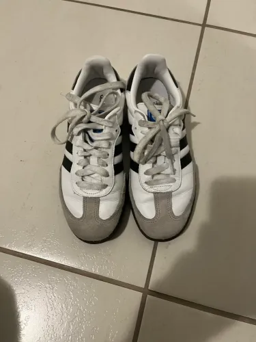 Tênis adidas samba 34