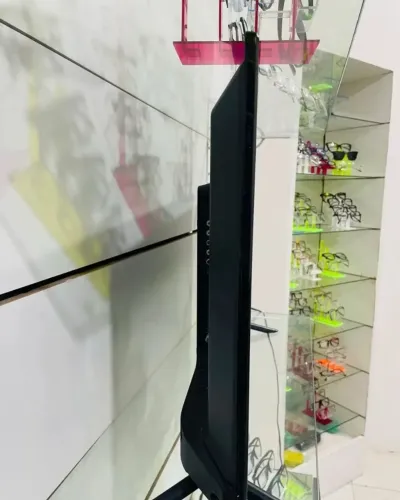 TV Philco Roku smart 32 polegadas muito nova imagem