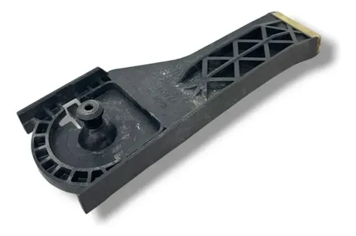 Suporte Inferior Radiador Mercedes A200 2014 2015 2016 2017