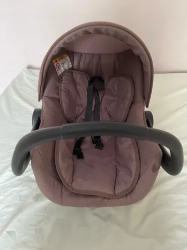 Cadeirinha ( bebê conforto até 1 ano idade)