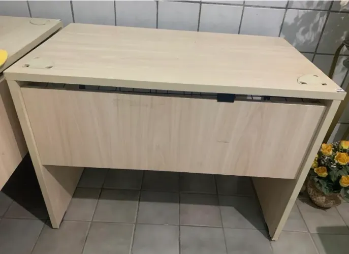 Escrivaninha 90 reais