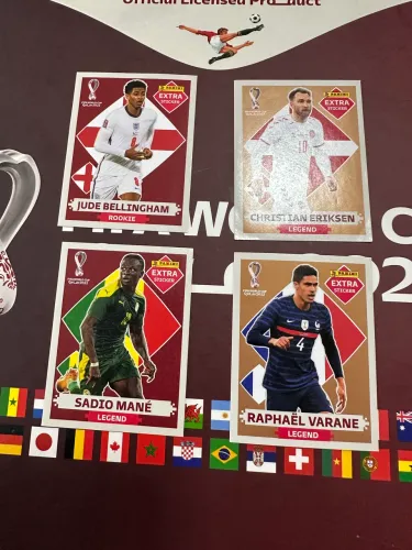 Figurinhas LEGEND 2022. São 4, R$ 40,00 cada.