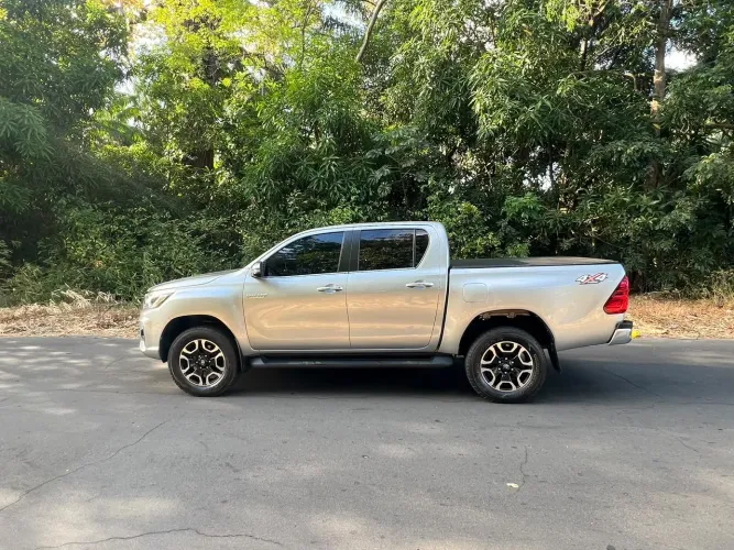 Toyota Hilux CD SRX 4X4 2.8 TDI 16V Diesel Aut. 2019