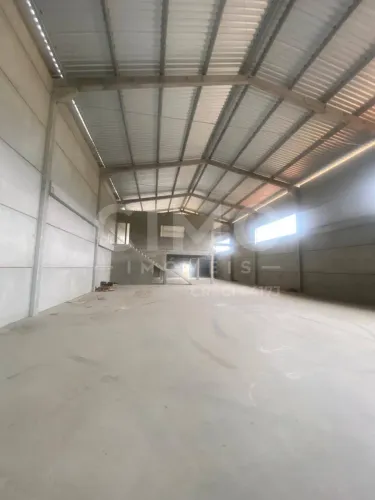 Galpão para Locação em Gaspar 1.100 m² | Doca e Piso 6T/m²