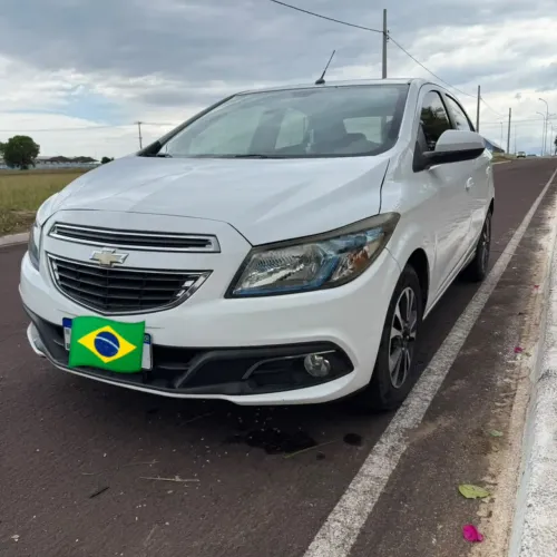 Chevrolet Onix Hatch LTZ 1.4 8V Flex Power Aut. 4P 2015