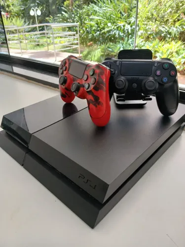 Playstation 4 vai 2 controles 6 jogos " entrego "