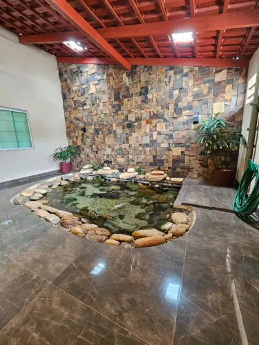 Casa para venda possui 455 metros quadrados com 3 quartos em Residencial Barcelona - Goiân