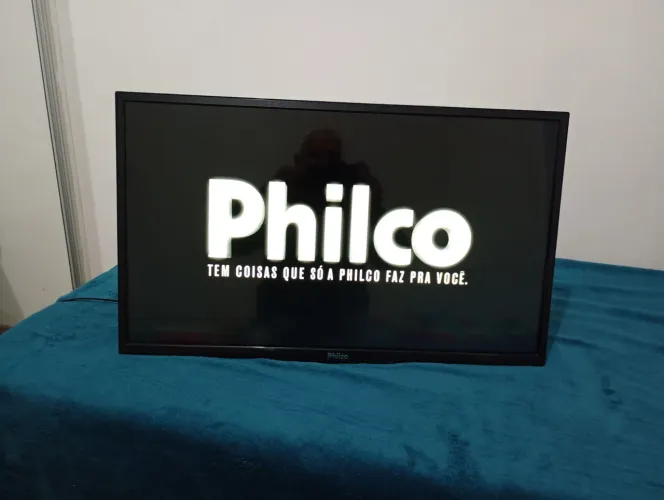 Televisor Philco funcionado com entradas para HDI internet para assistir