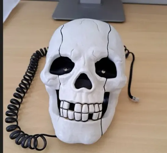 Telefone de mesa no formato de Caveira - Skull Shape