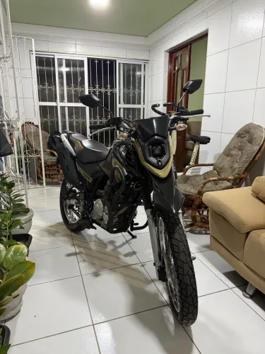 Moto XTZ semi nova