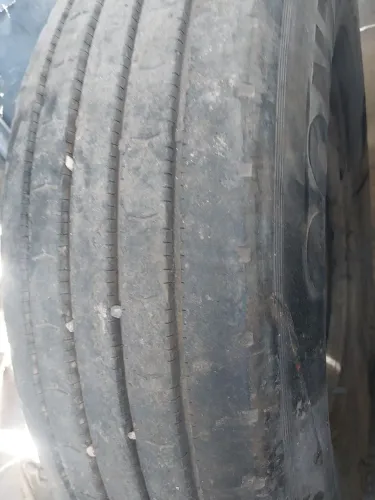 Pneu 275