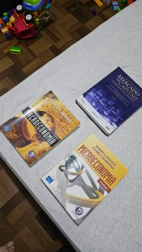 Livros de economia