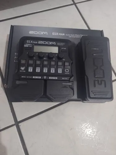 Pedaleira zoom g1x four para guitarra violão 
