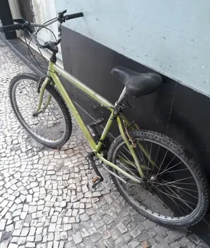 Bicicleta em alumínio com marchas