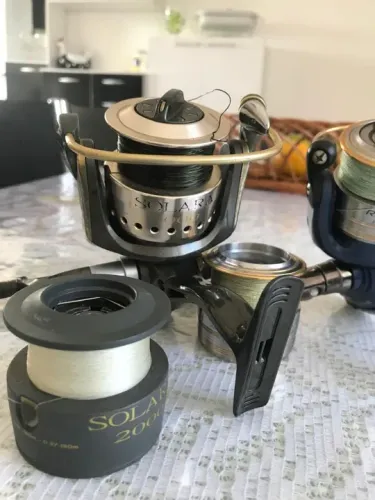 Desapego um molinetes marcas e modelos diferentes 