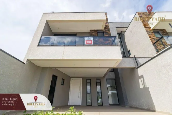 Sobrado Triplex novo, com 3 dormitórios à venda, 159 m² por R$ 979.000 - Capão da Imbuia -